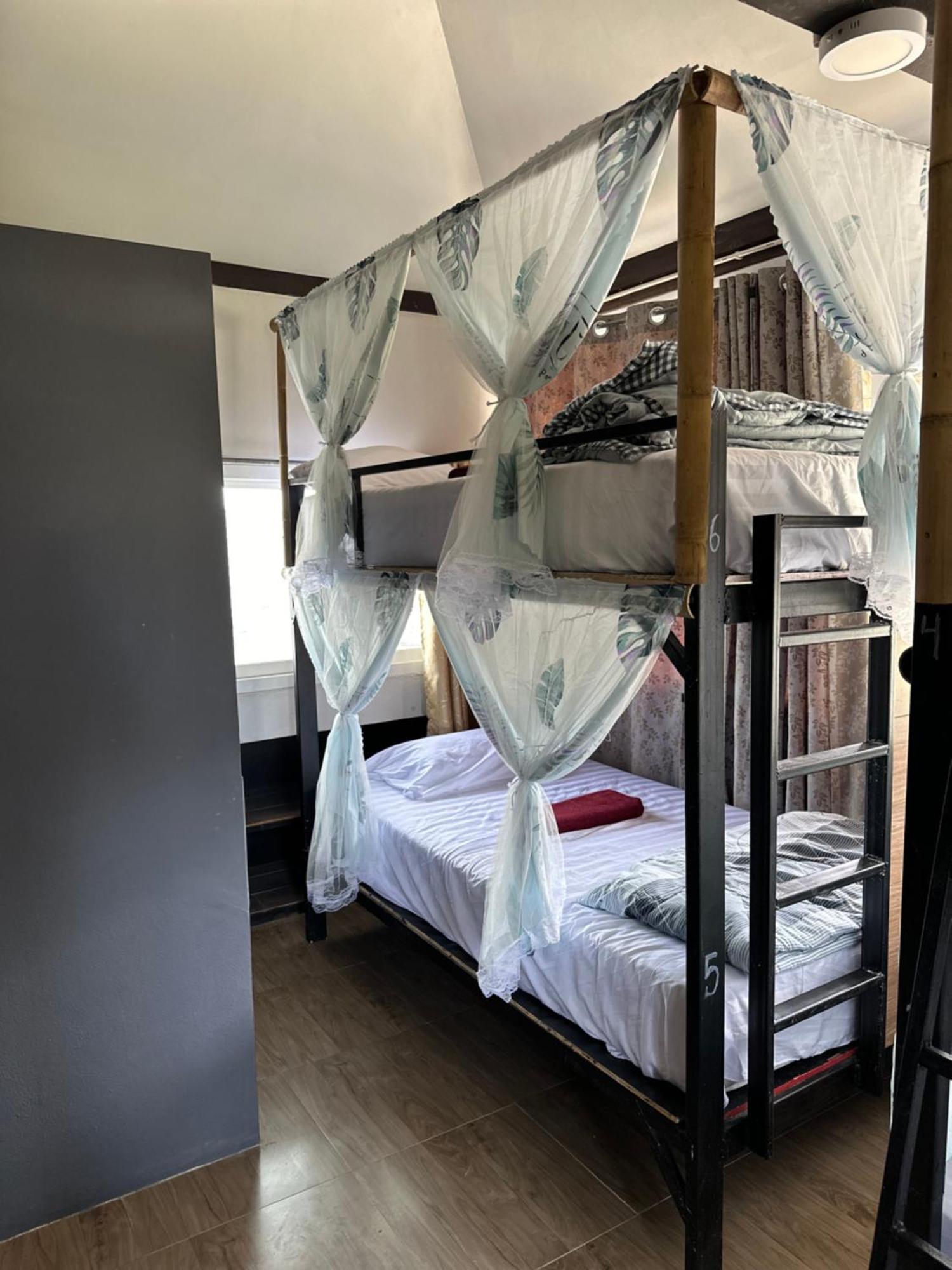 Mbar Hostel Haad Rin Eksteriør billede